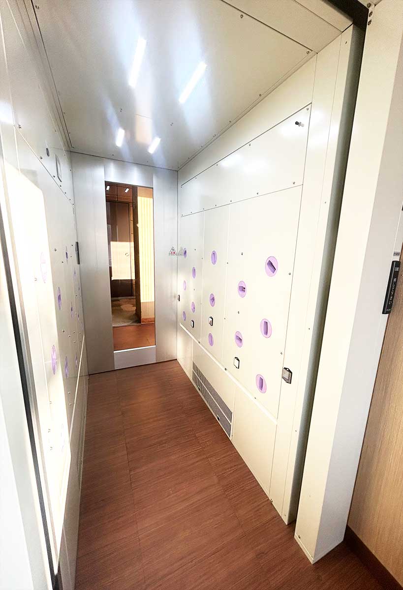 喫喫煙ブース出口のエアシャワー